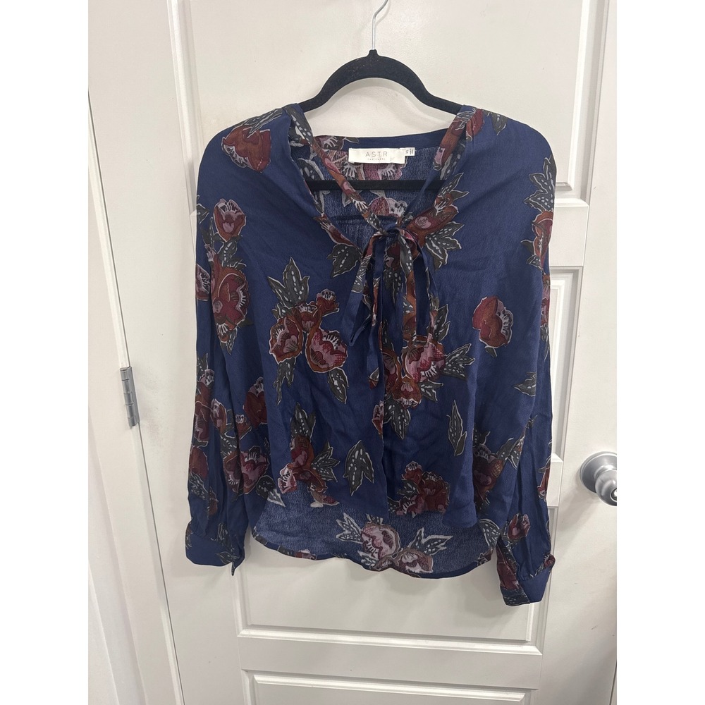 3/$30 ASTR The Label Navy Blue Floral Tie Neck Long Sleeve Blouse Top XS